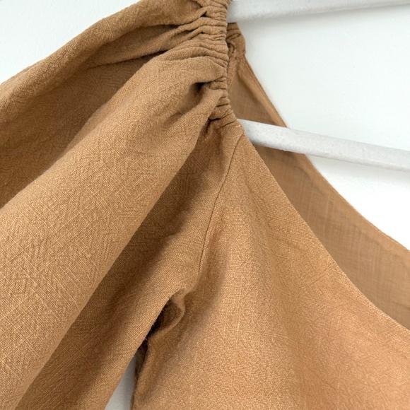 Kara Thoms Boutique Bellflower Top in Golden Straw - Picture 4 of 7